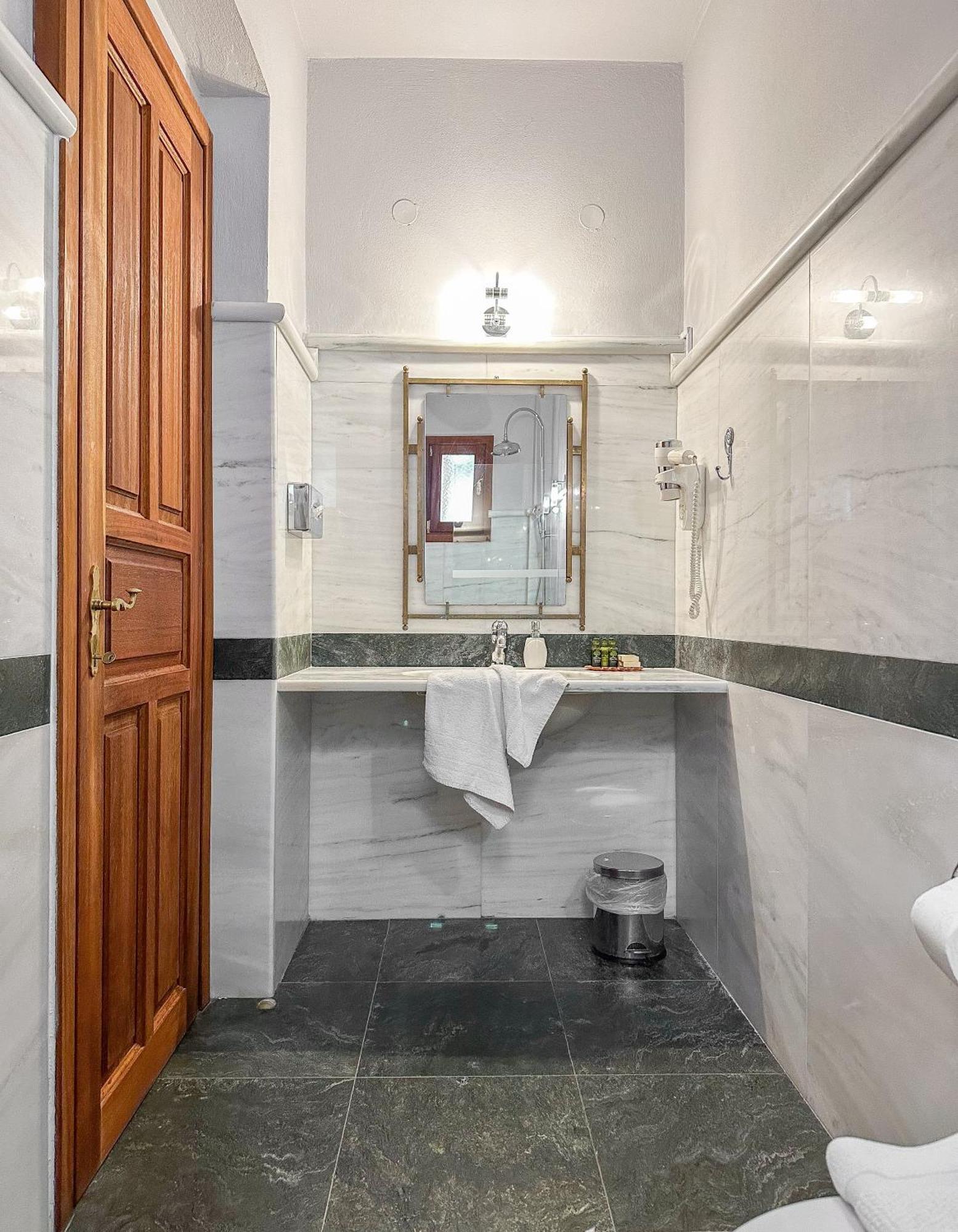 Ourania'S Mansion Hotel Skiathos Room photo