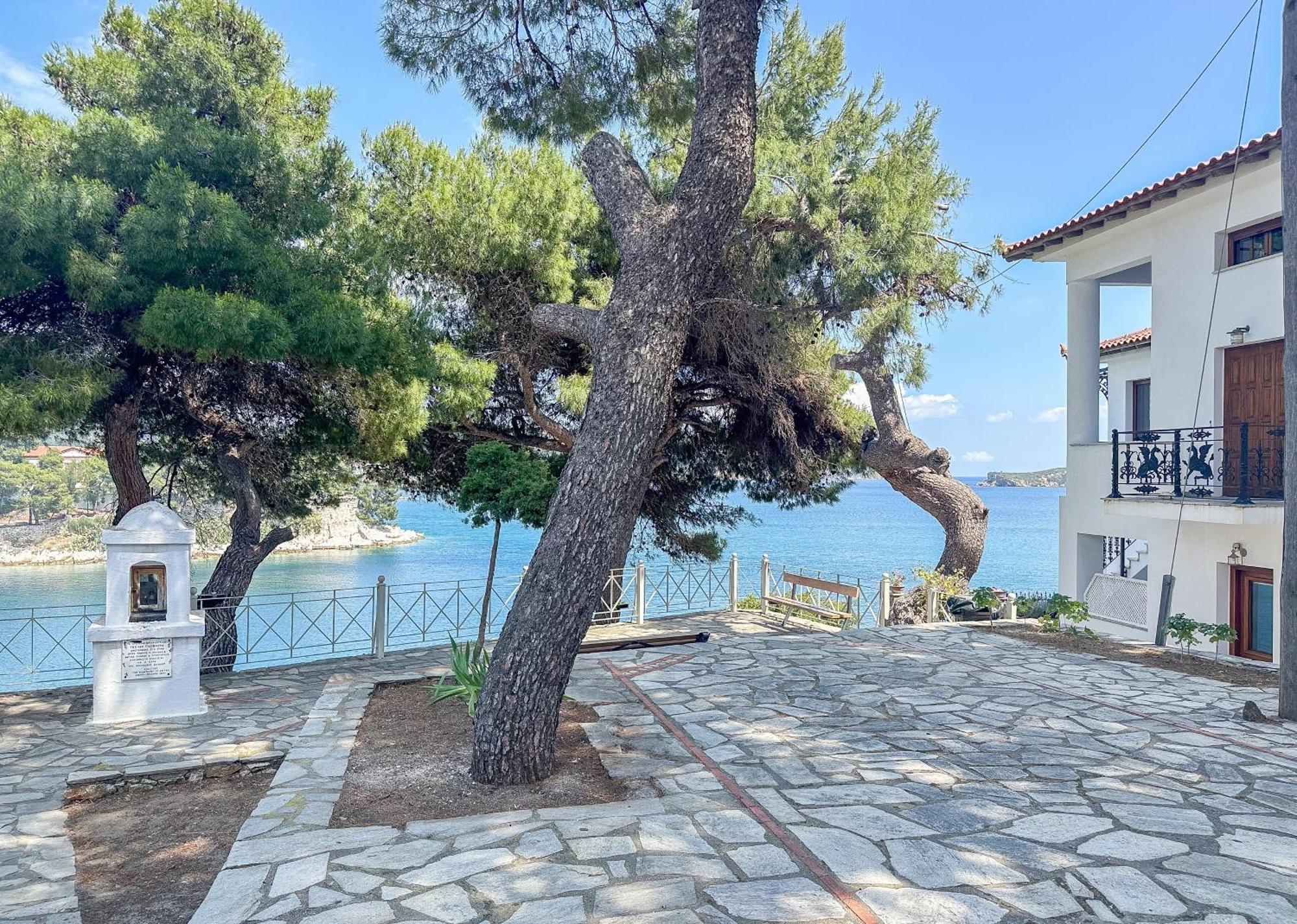 Ourania'S Mansion Hotel Skiathos Exterior photo