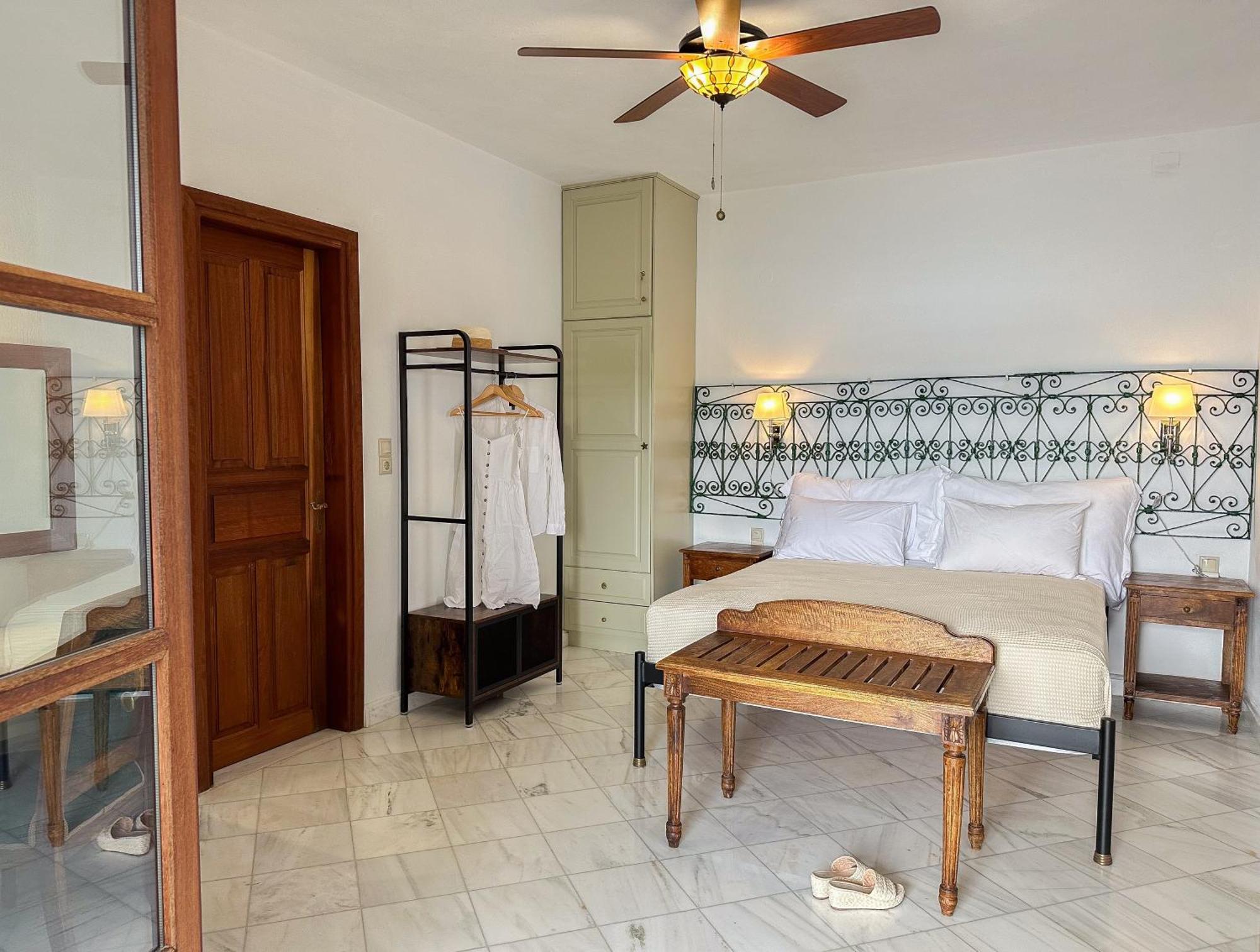 Ourania'S Mansion Hotel Skiathos Room photo
