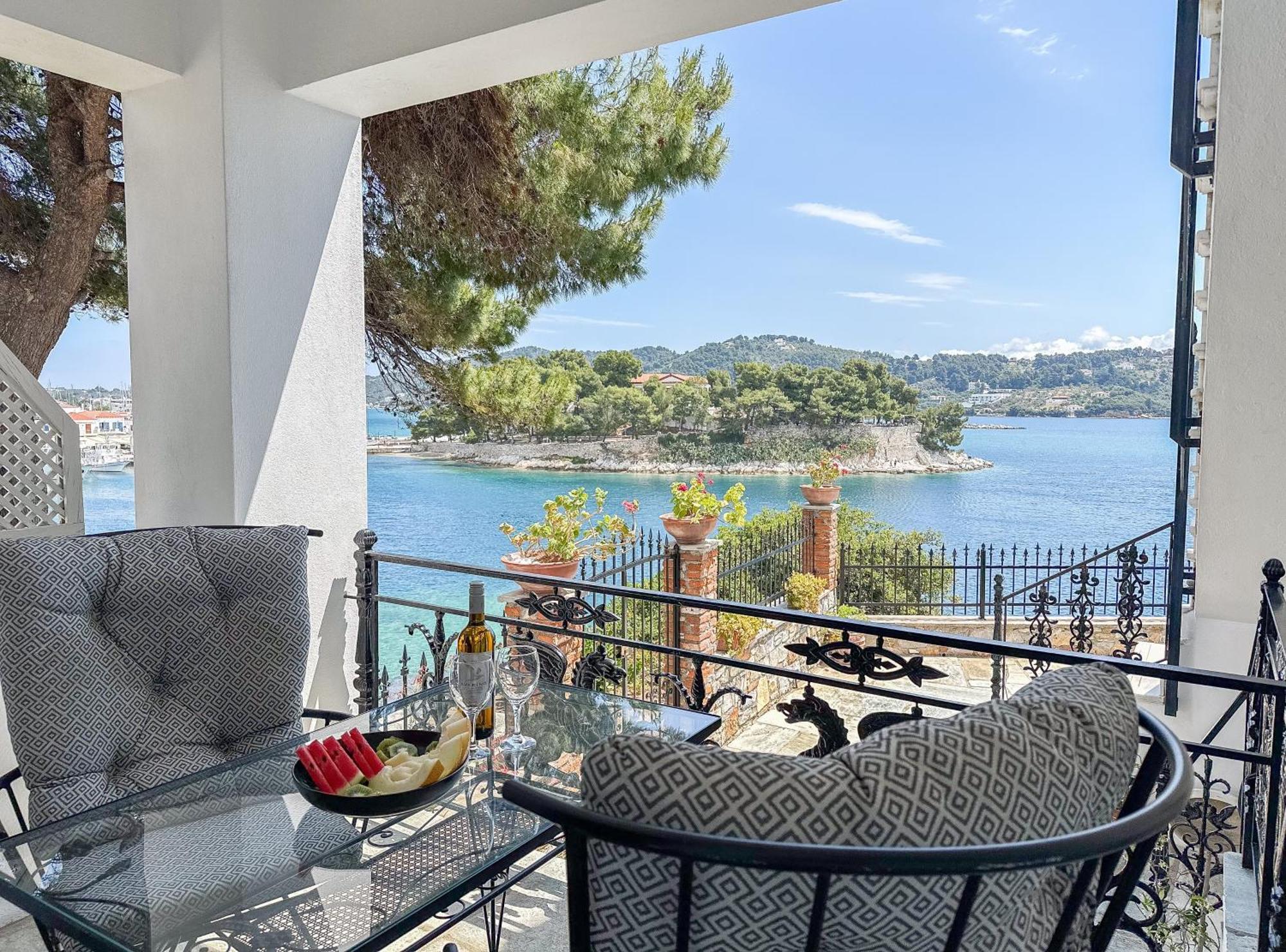 Ourania'S Mansion Hotel Skiathos Room photo