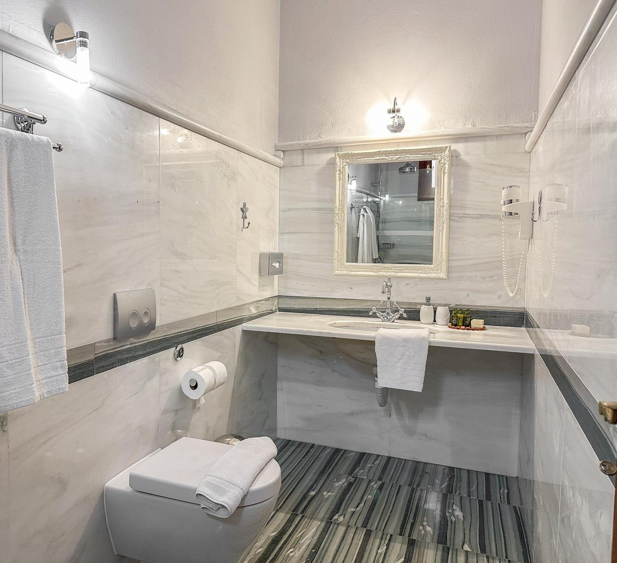 Ourania'S Mansion Hotel Skiathos Room photo